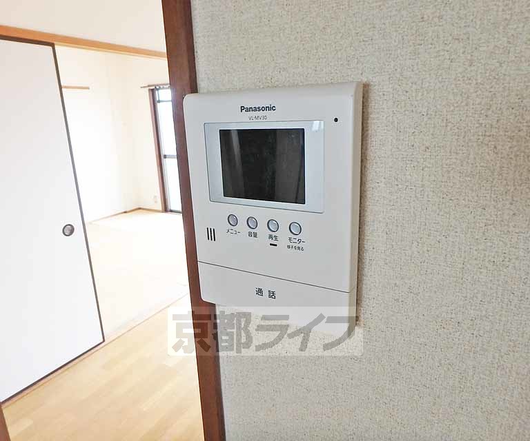 セキュリティ　鍵をかけたまま訪問者と会話ができます