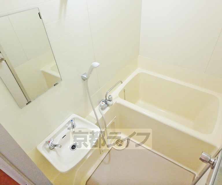 バス・シャワールーム　一日の疲れを癒すバスルーム