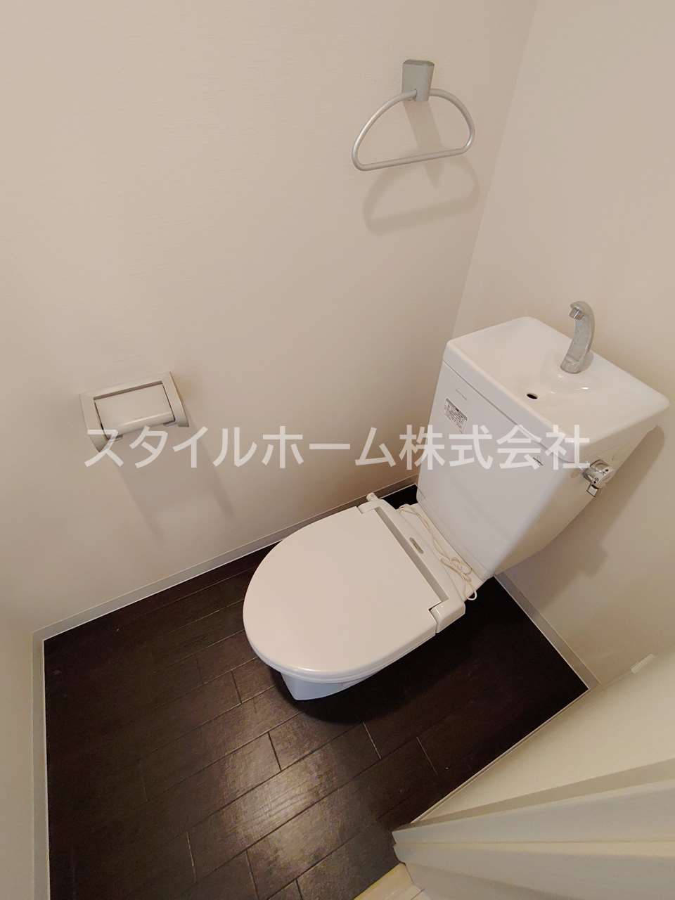 トイレ　別部屋写真です。