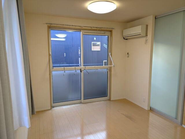 居室・リビング　ＬＤＫ窓枠（お部屋で安心）