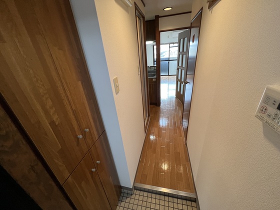 玄関　※別部屋の写真です