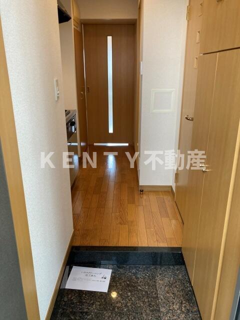 玄関　収納もある玄関です