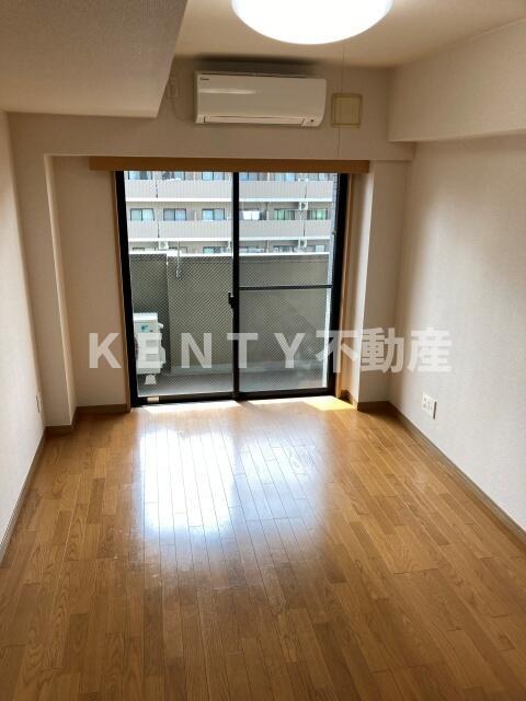 居室・リビング　居間です