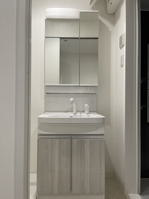 洗面設備　同物件別号室の写真です。