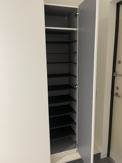 収納　同物件別号室の写真です。