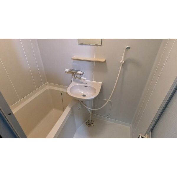 バス・シャワールーム　別室の参考写真です。※現況優先