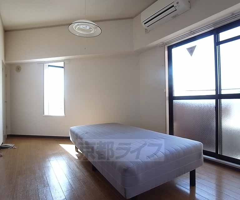 居室・リビング　採光の取れますお部屋です。