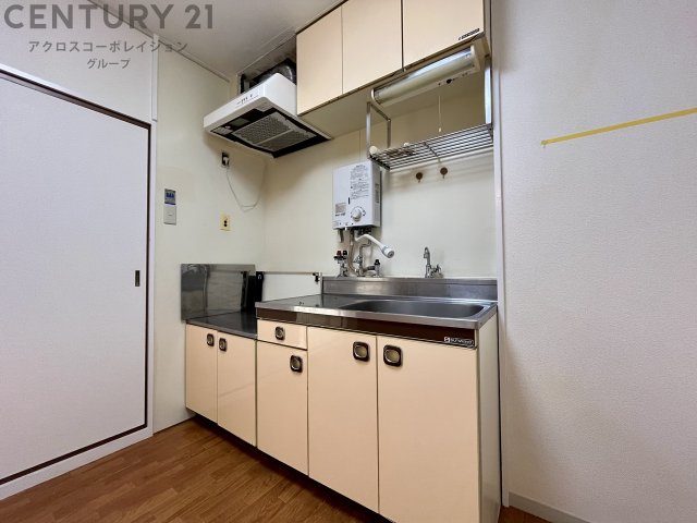 キッチン　壁付けキッチンでスペースを最大限有効活用できます！