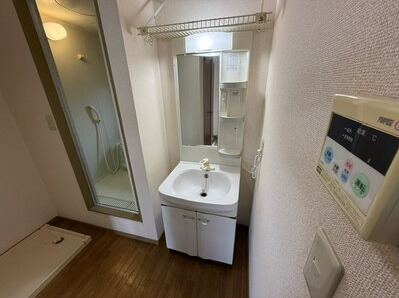 洗面設備　使いやすい洗面所です