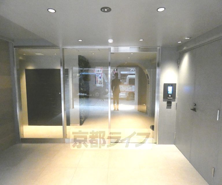 地下鉄東西線 二条駅 徒歩12分 7階建 築1年の外観写真