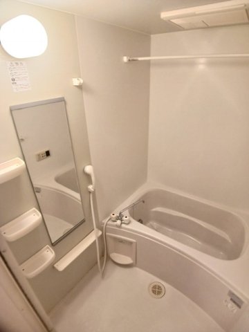 バス・シャワールーム　きれいなお風呂です