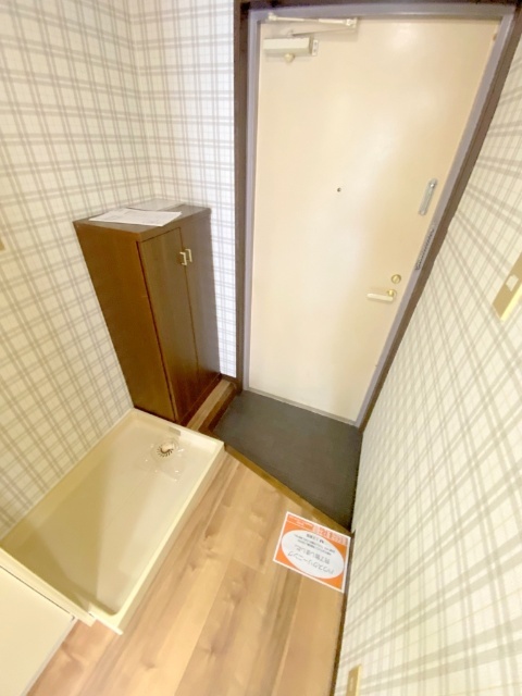 玄関　リフォーム中の為同物件別室