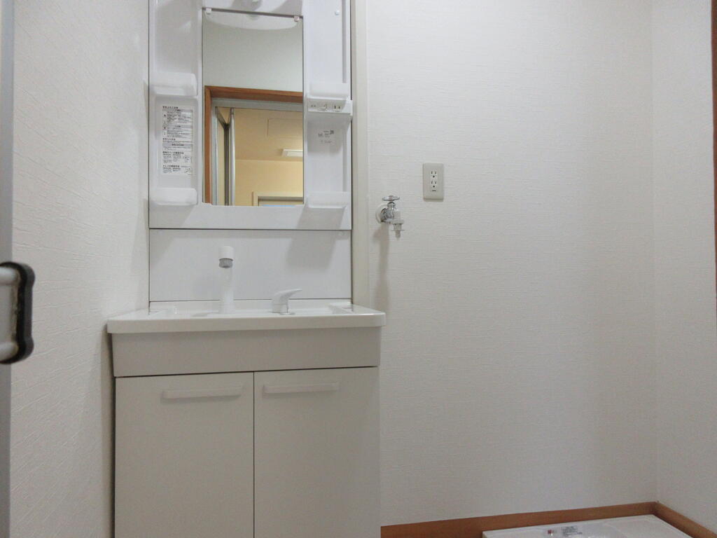 洗面設備　洗面化粧台　新品＋室内洗濯機置き場