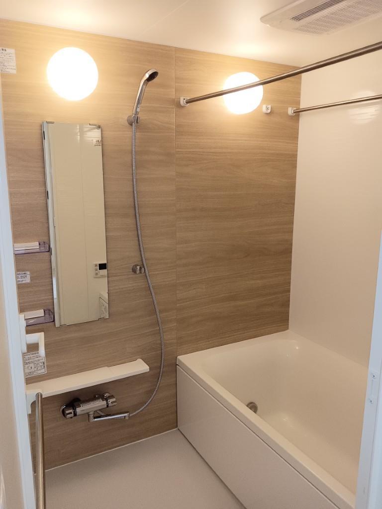 バス・シャワールーム　コンパクトで使いやすいお風呂です