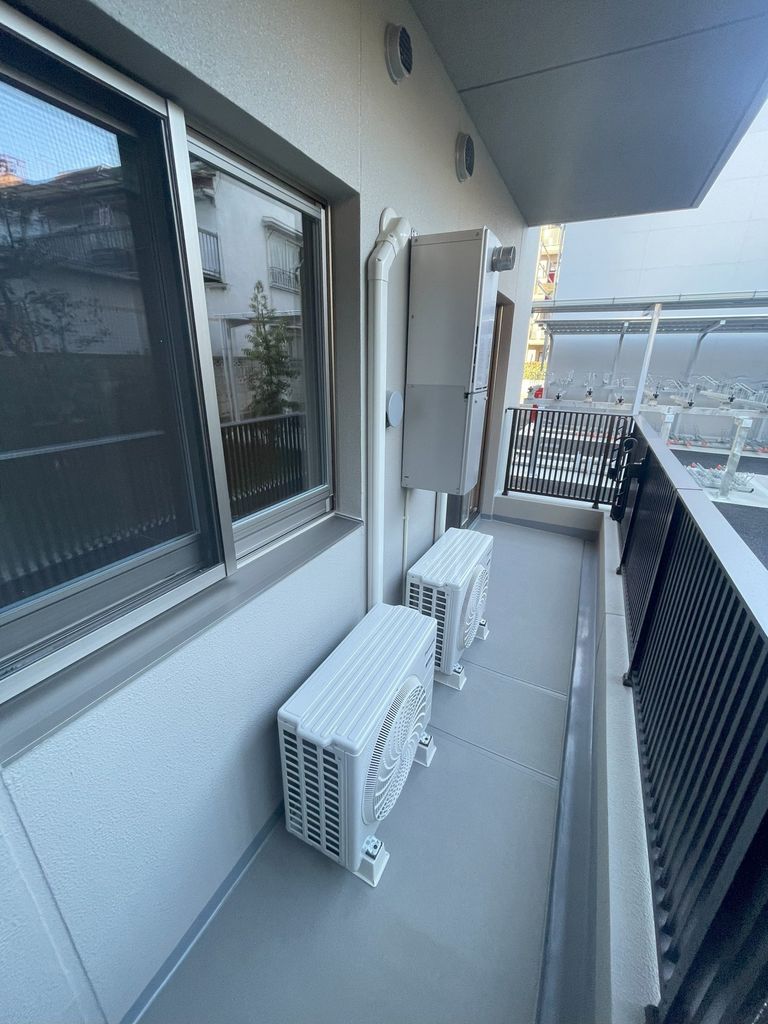 バルコニー　バルコニー