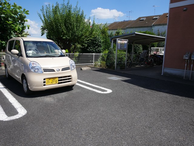 駐車場　★敷地内に駐車場あり★