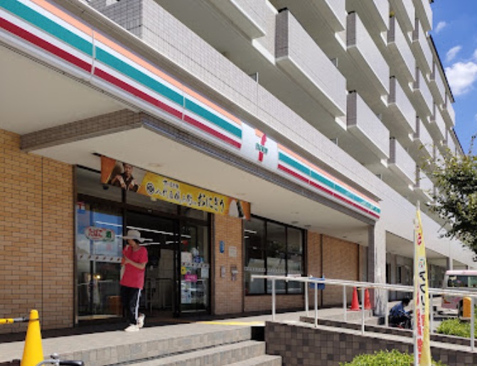 コンビニ　セブン-イレブン 神戸本庄町１丁目店（コンビニ）まで715m