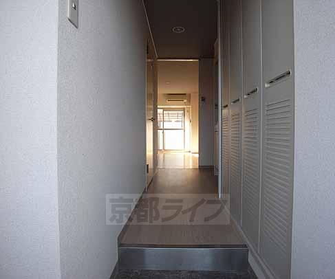 玄関　玄関に収納もございます