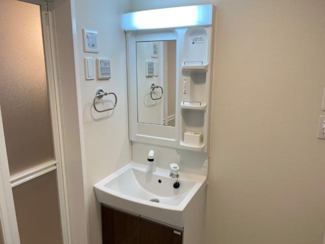 洗面設備　洗髪洗面化粧台