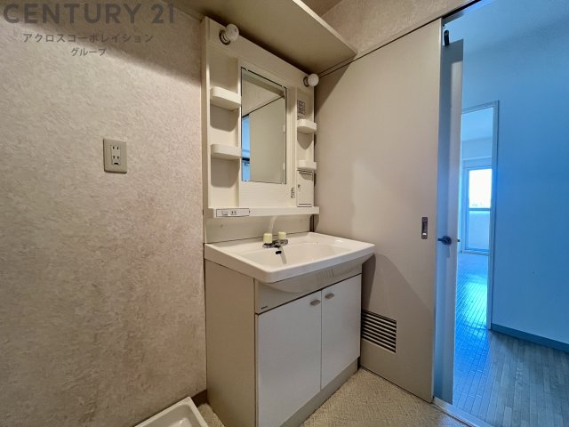 洗面設備　収納スペースのある独立洗面化粧台付き☆