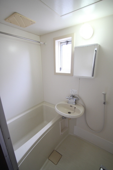 バス・シャワールーム　※他号室の写真です