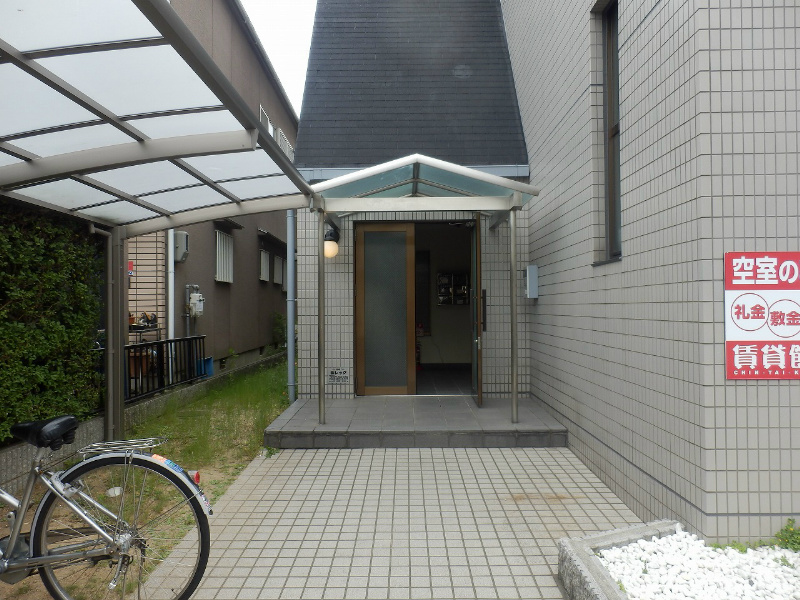 エントランス　エントランスもカードキー