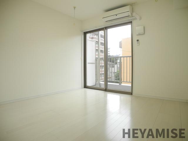 居室・リビング　※同物件同タイプのお部屋のお写真です。