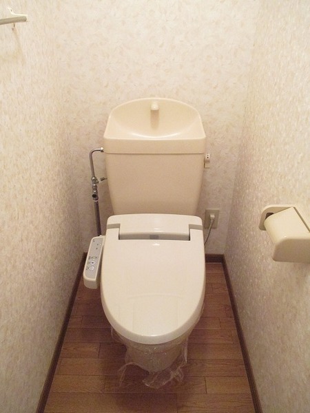 トイレ　温水洗浄便座