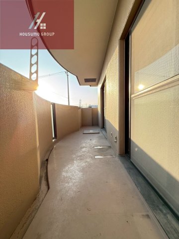 バルコニー　開放的で明るい空間を演出してくれるバルコニーです