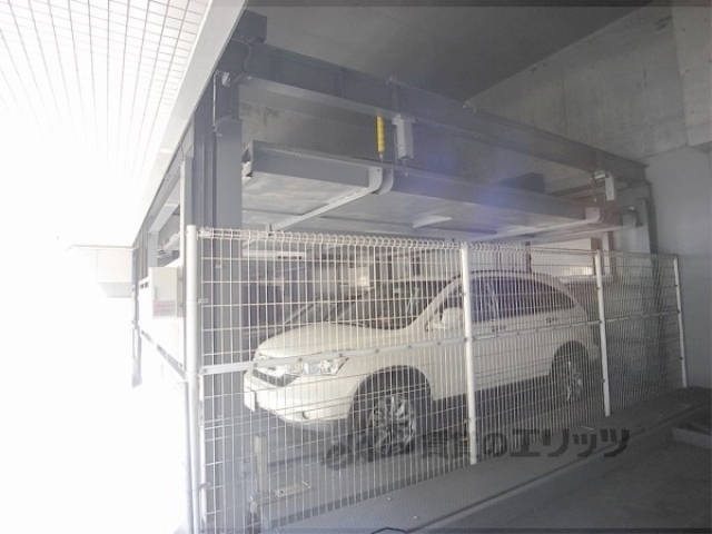 駐車場　立体なので、たくさん停められますね。