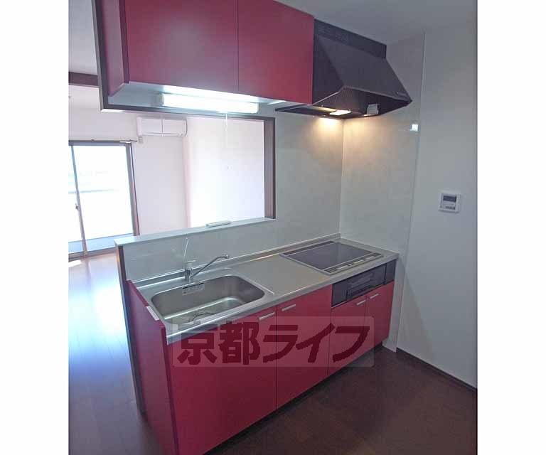 キッチン　システムキッチンになりました