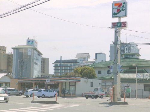 コンビニ　セブンイレブン　湯田温泉４丁目店（コンビニ）まで324m