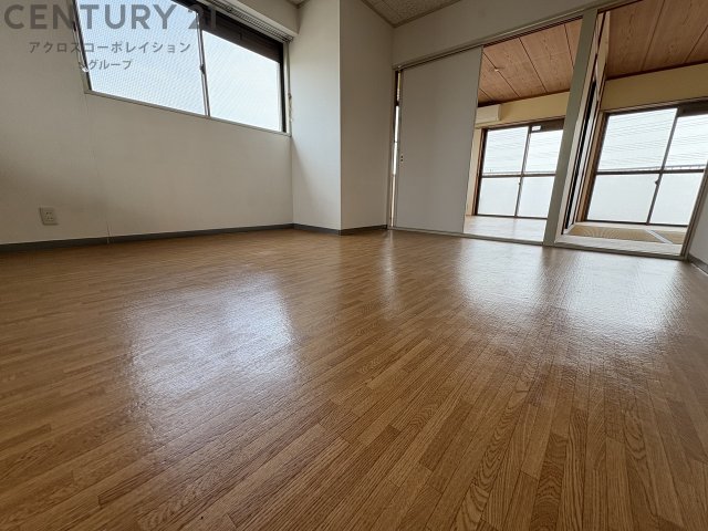 居室・リビング　明るいリビングです♪