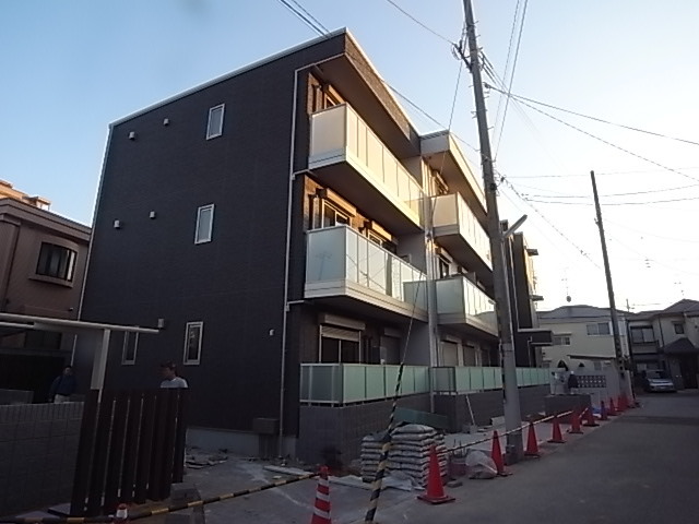 建物外観　建設中