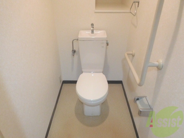 トイレ　清潔感のあるトイレですねー