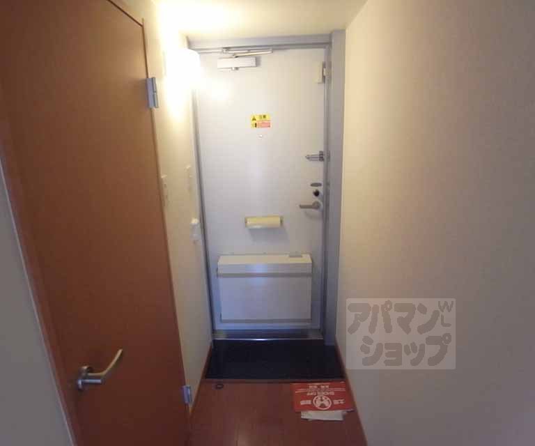 レオパレス壬生の玄関写真