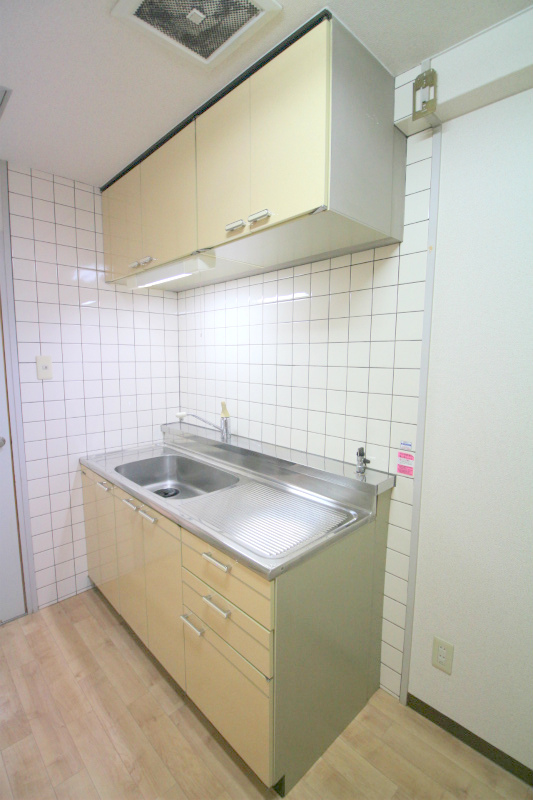 キッチン　2口ガスコンロ設置可。