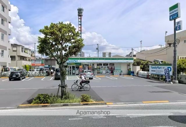 コンビニ　ファミリーマート六町駅前店（コンビニ）まで1030m