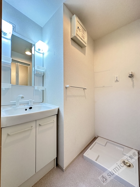 洗面設備　雨の日も安心な浴室乾燥機