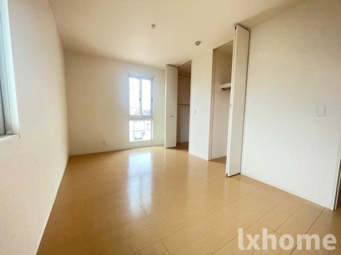 居室・リビング　こちらの居間で趣味の時間をお楽しみください