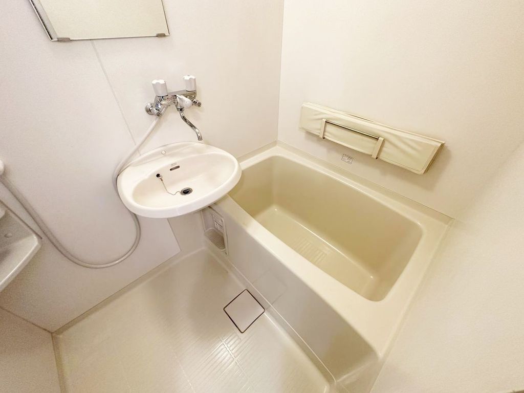 バス・シャワールーム　洗面