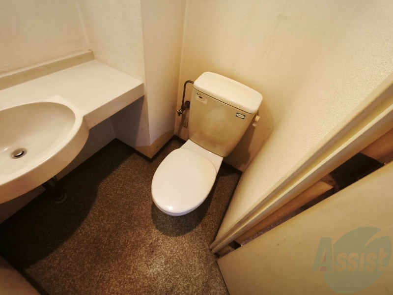 トイレ　こちらはトイレです。清潔感があり、安心して使用できます。