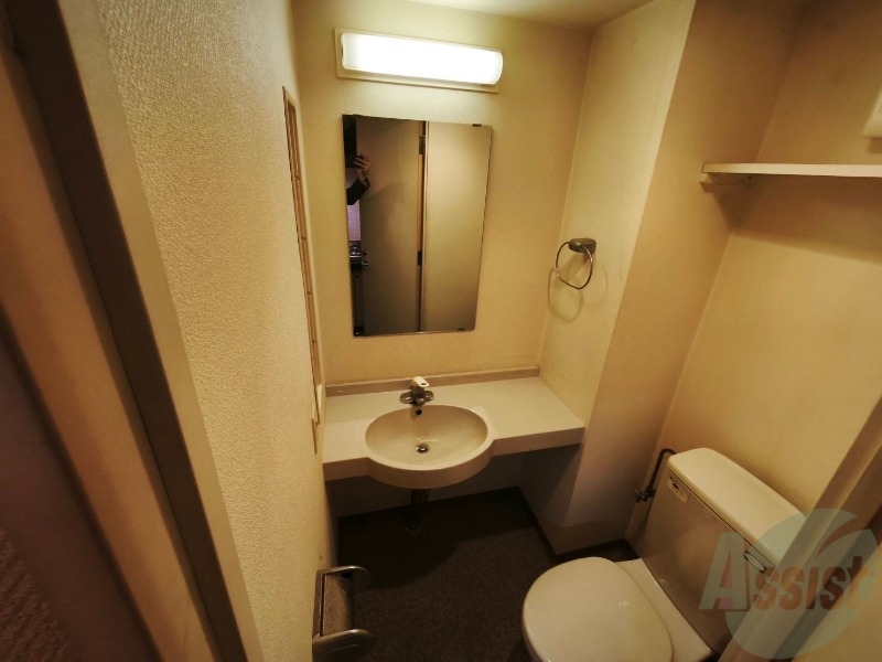 洗面設備　洗面台。身支度にはかかせないですよね～。