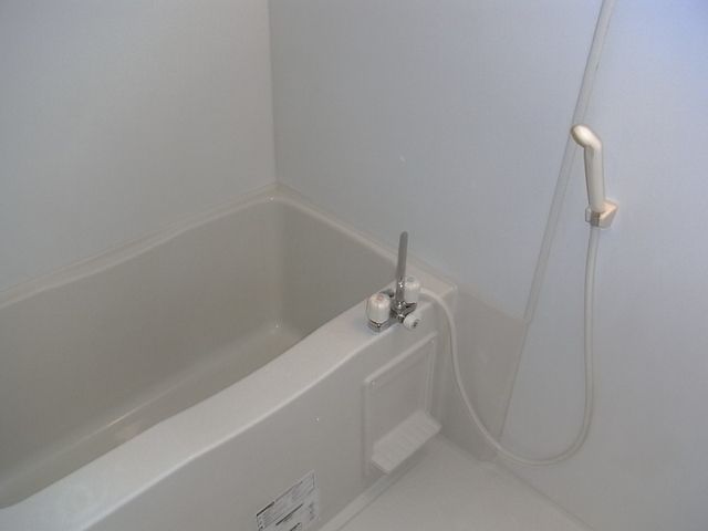 バス・シャワールーム　浴室乾燥機付きのバスルーム