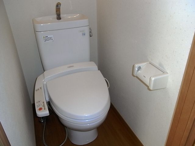トイレ　温水洗浄機能付き暖房便座