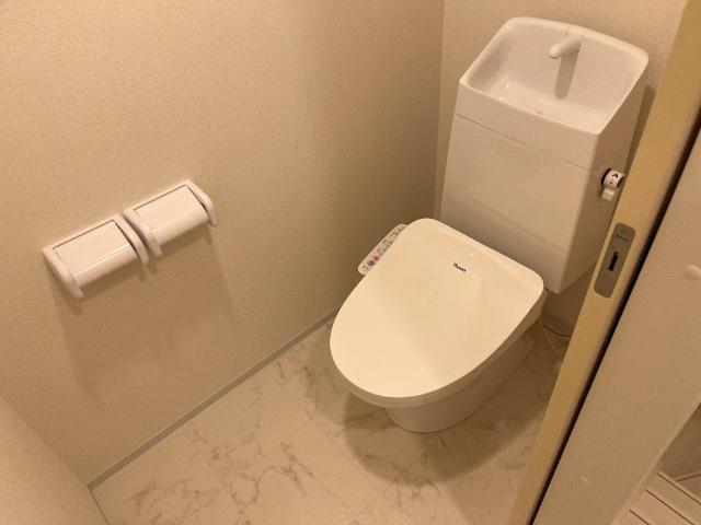 トイレ　シャワー付トイレ