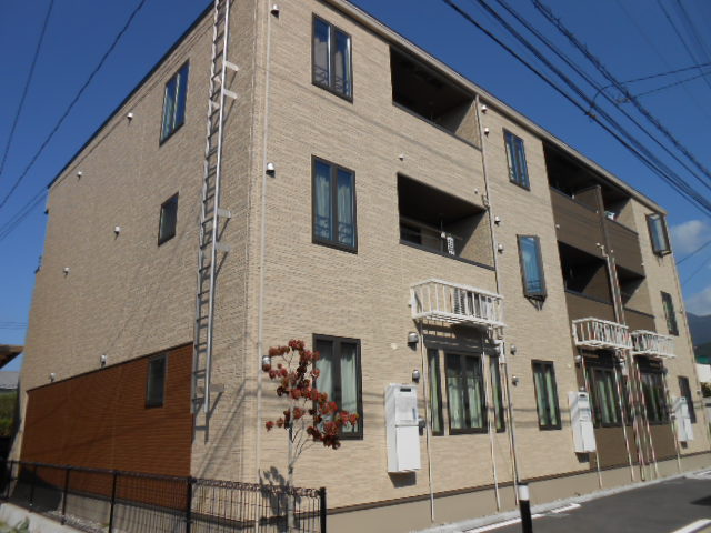 建物外観　サンルーム側（南面）を南西方向より撮影