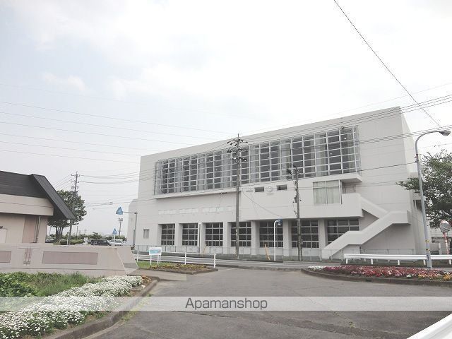 中学校　穂積北中学校（中学校）まで550m