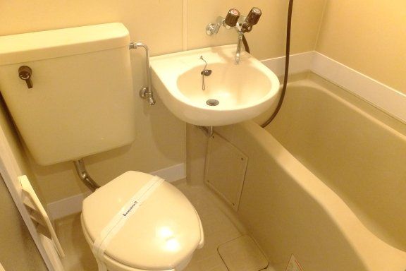 洗面設備　同タイプ物件のため、形状や間取りサイズ等実際とは異なります。