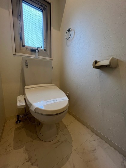 トイレ　※別号室写真使用